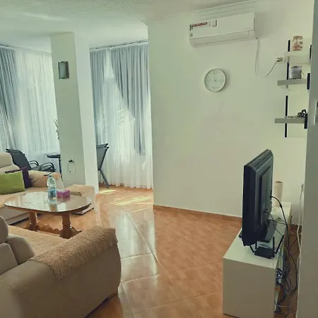 Aral Apartment Golem (Tirana)