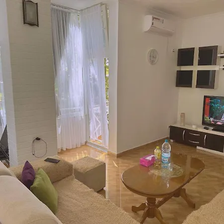 Apartment Aral